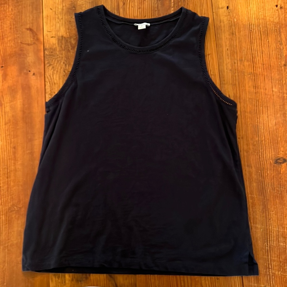 Women’s sleeveless top